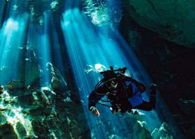 cenote-mexico-scubadiving-divingpssport-diver